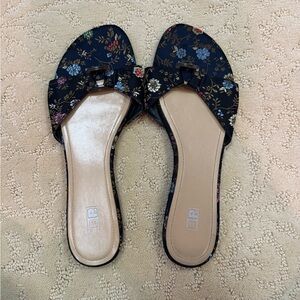 sandals size 8 BP brand